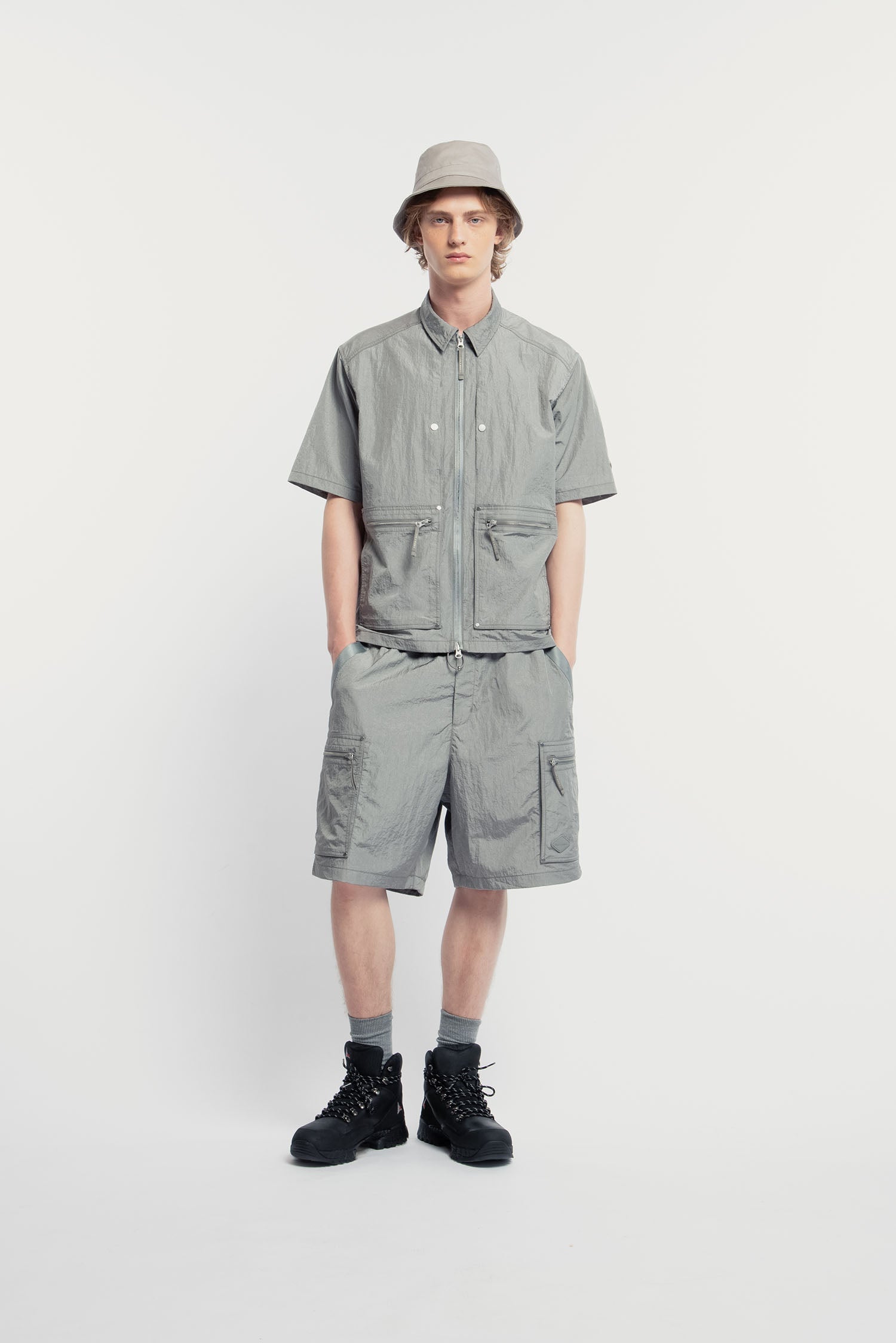 UNISEX ZIP-UP POCKET S/S SHIRT