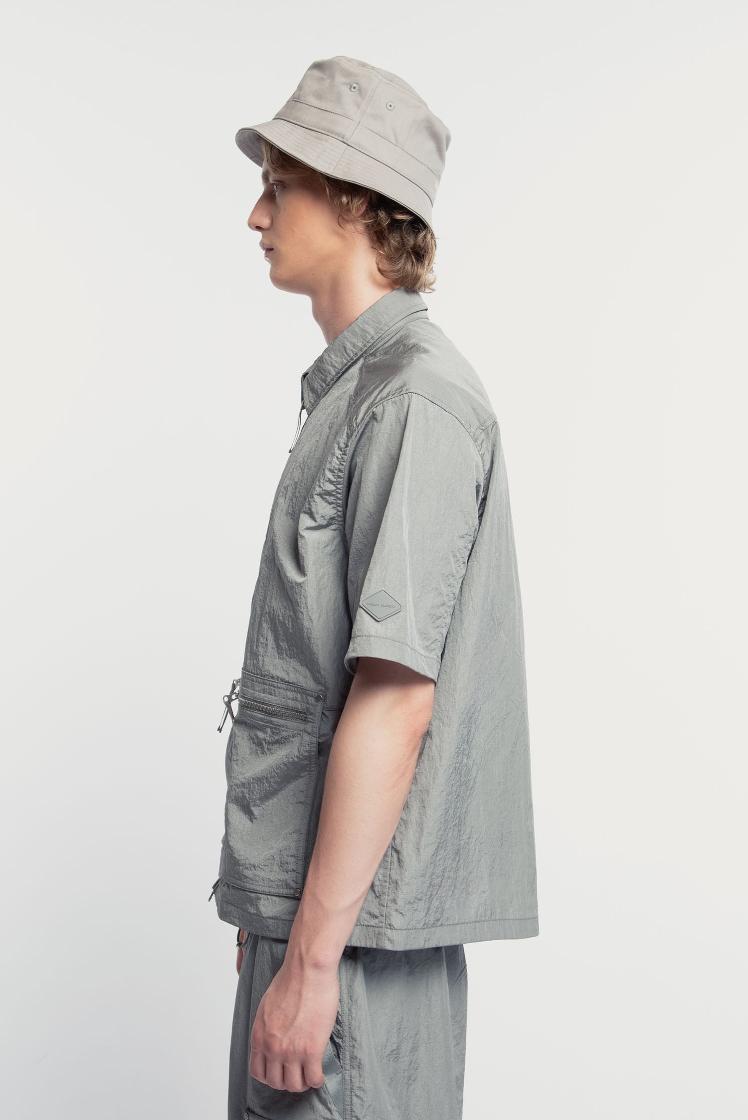 UNISEX ZIP-UP POCKET S/S SHIRT