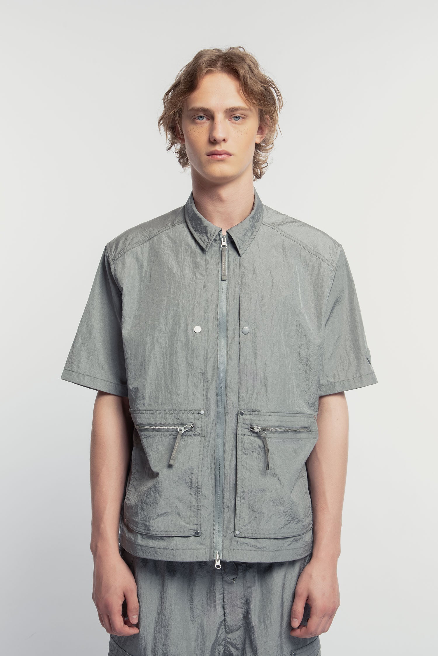 UNISEX ZIP-UP POCKET S/S SHIRT