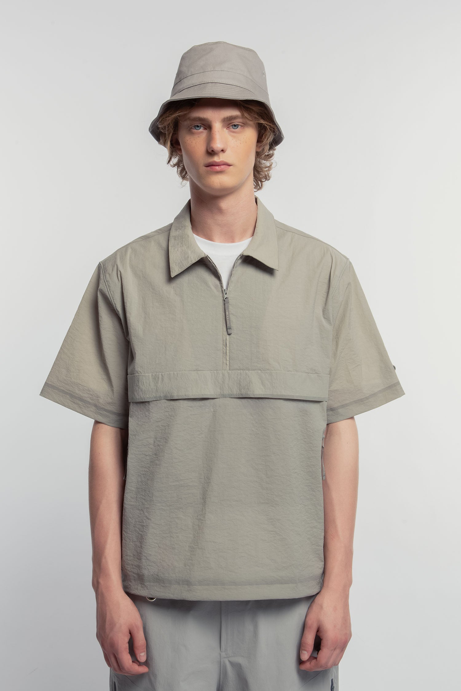UNISEX TECHNICAL HALF ZIP POLO